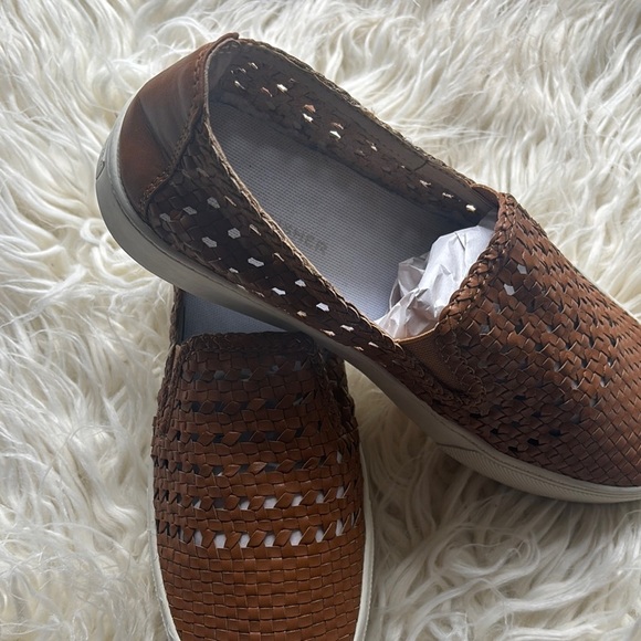 MARC FISHER - Picture 2 of 5